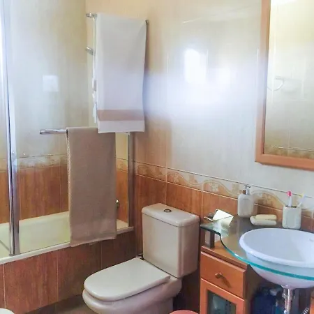 Otel Quiet House 5' From Beach