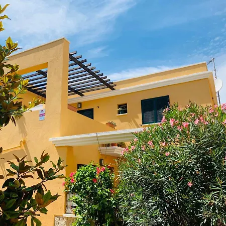 Quiet House 5' From Beach 4*